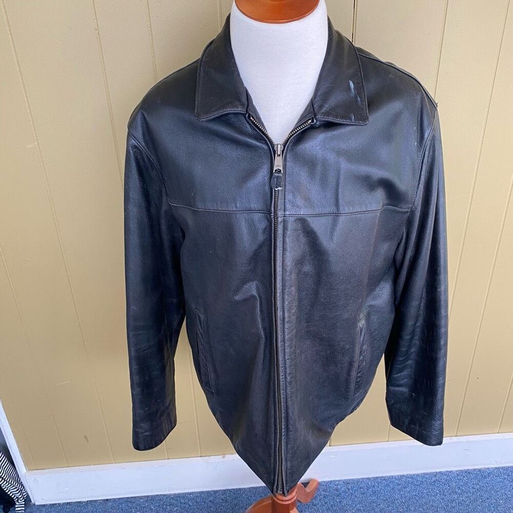 Docker’s men XL zip up fully lined 100% leather coat w/collar black
